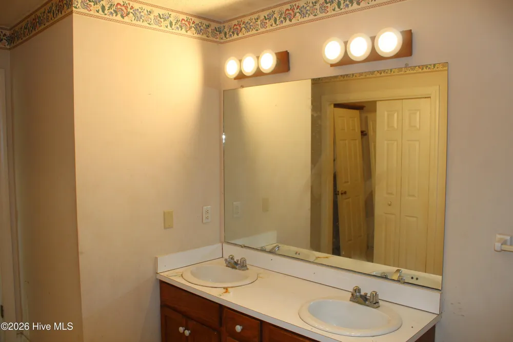 310 Jay Trail Murfreesboro, NC 27855
