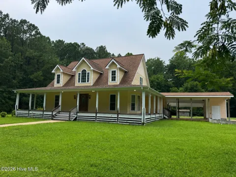 748 Alligator Creek Road