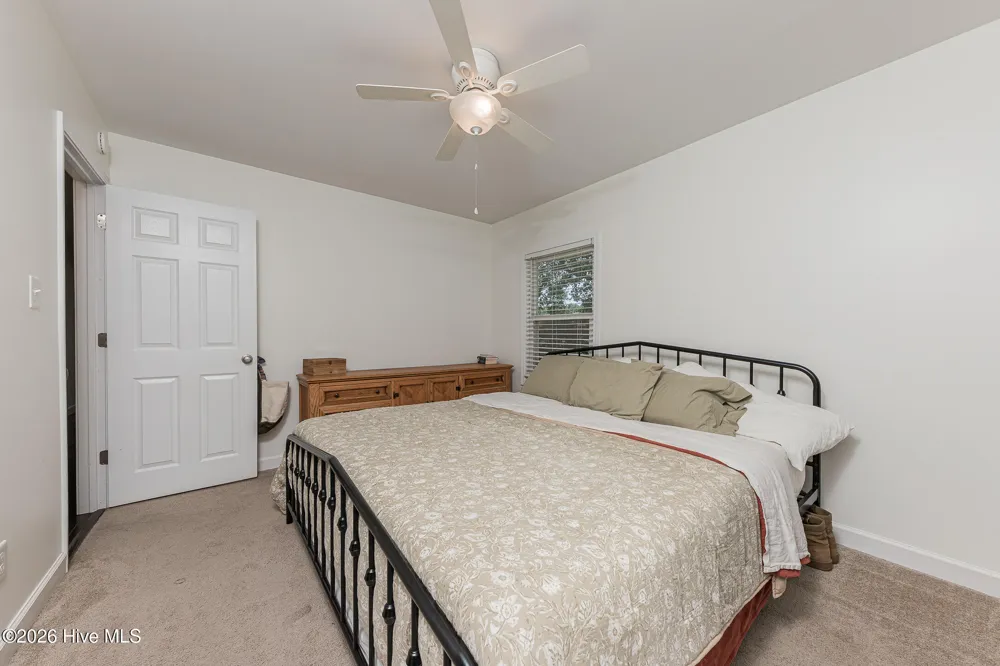 670 Queens Creek Road Hubert, NC 28539