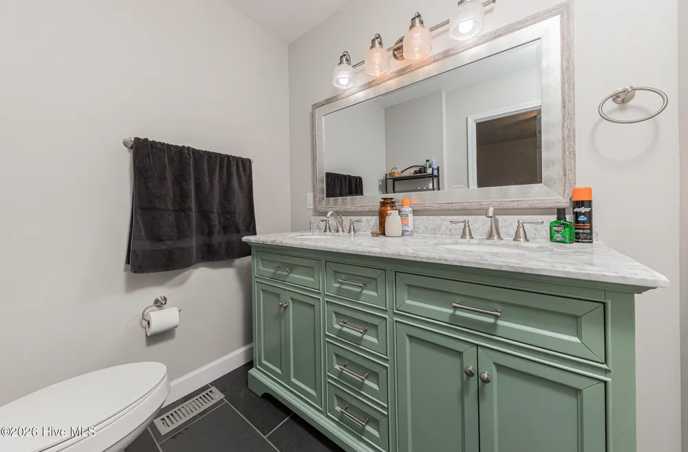 670 Queens Creek Road Hubert, NC 28539