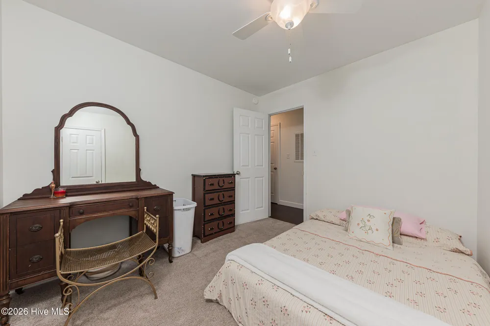 670 Queens Creek Road Hubert, NC 28539