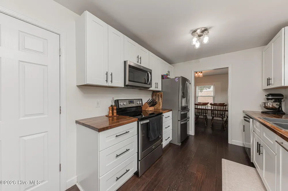 670 Queens Creek Road Hubert, NC 28539
