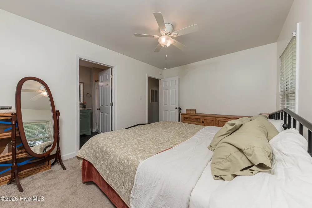 670 Queens Creek Road Hubert, NC 28539