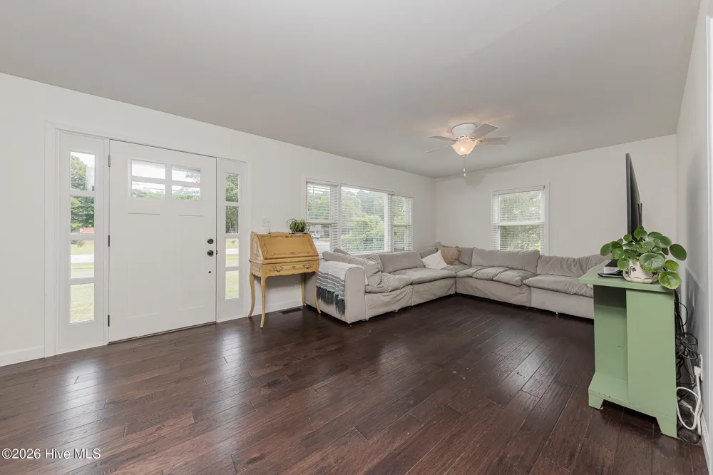 670 Queens Creek Road Hubert, NC 28539
