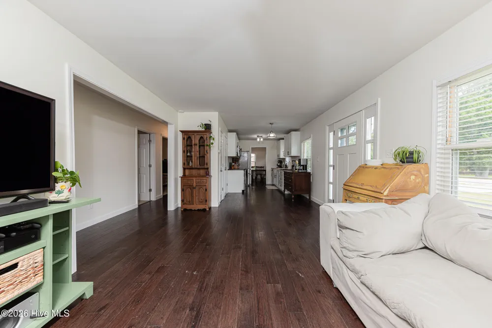 670 Queens Creek Road Hubert, NC 28539