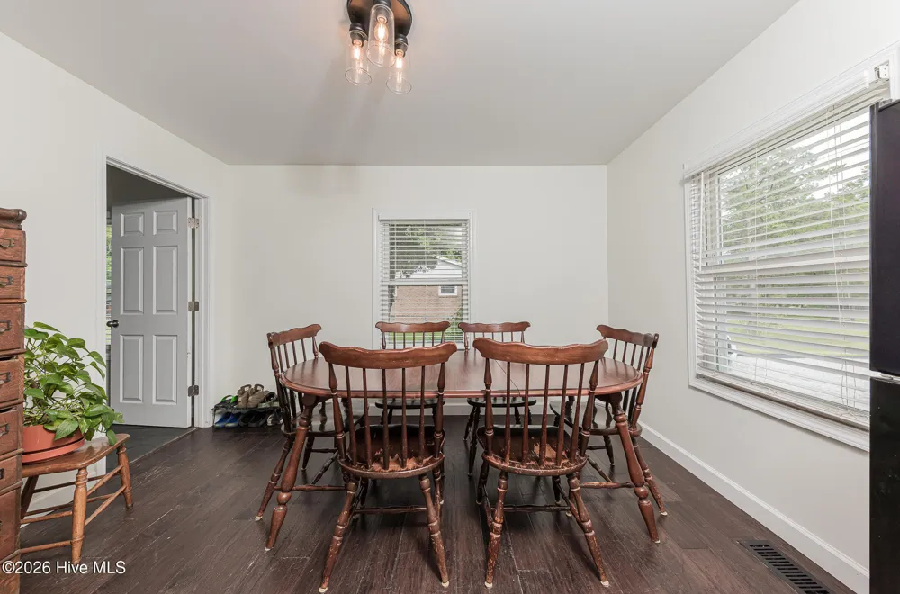 670 Queens Creek Road Hubert, NC 28539