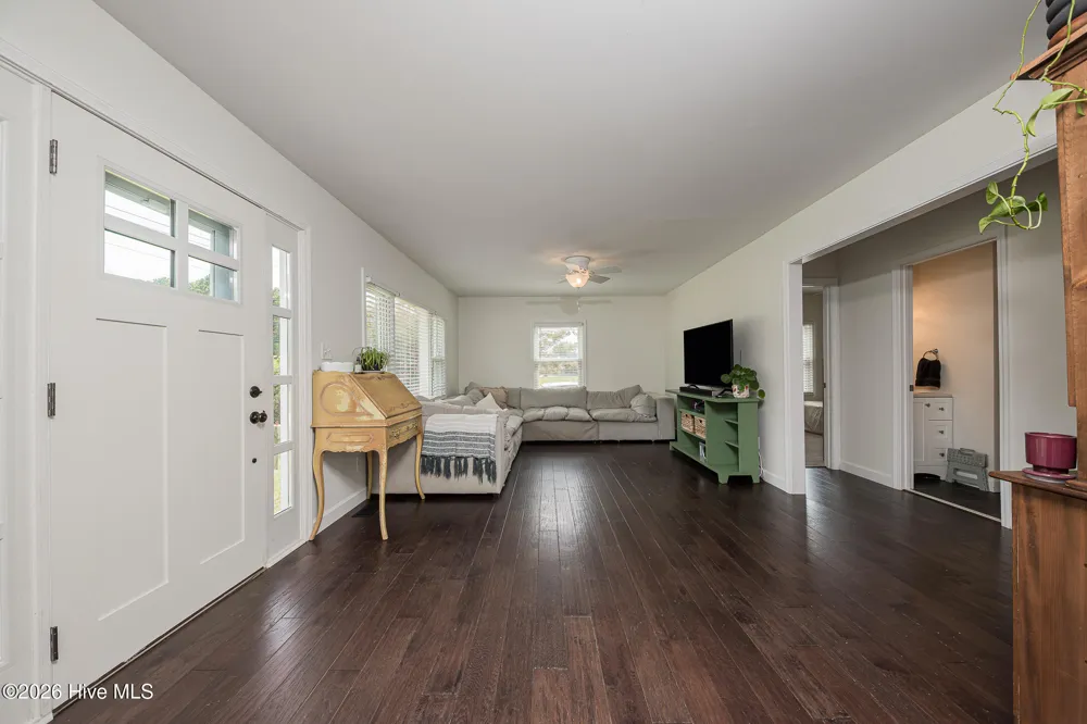 670 Queens Creek Road Hubert, NC 28539