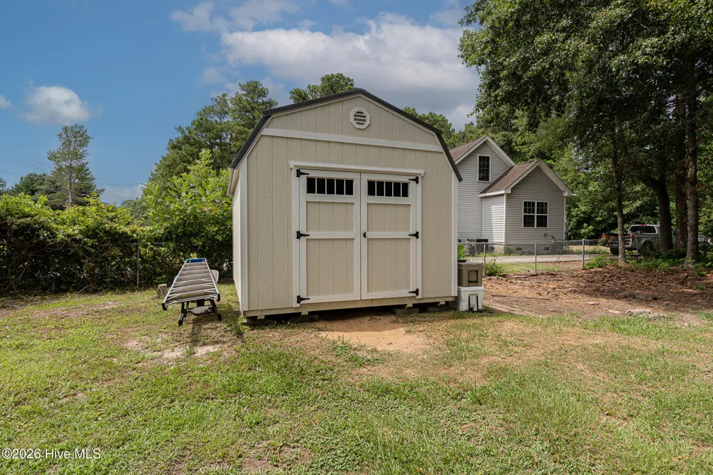 670 Queens Creek Road Hubert, NC 28539