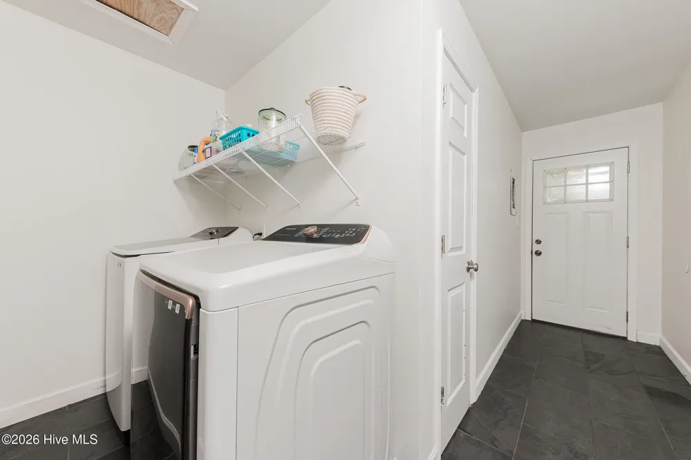 670 Queens Creek Road Hubert, NC 28539