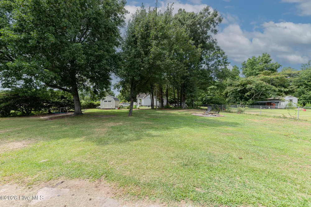 670 Queens Creek Road Hubert, NC 28539
