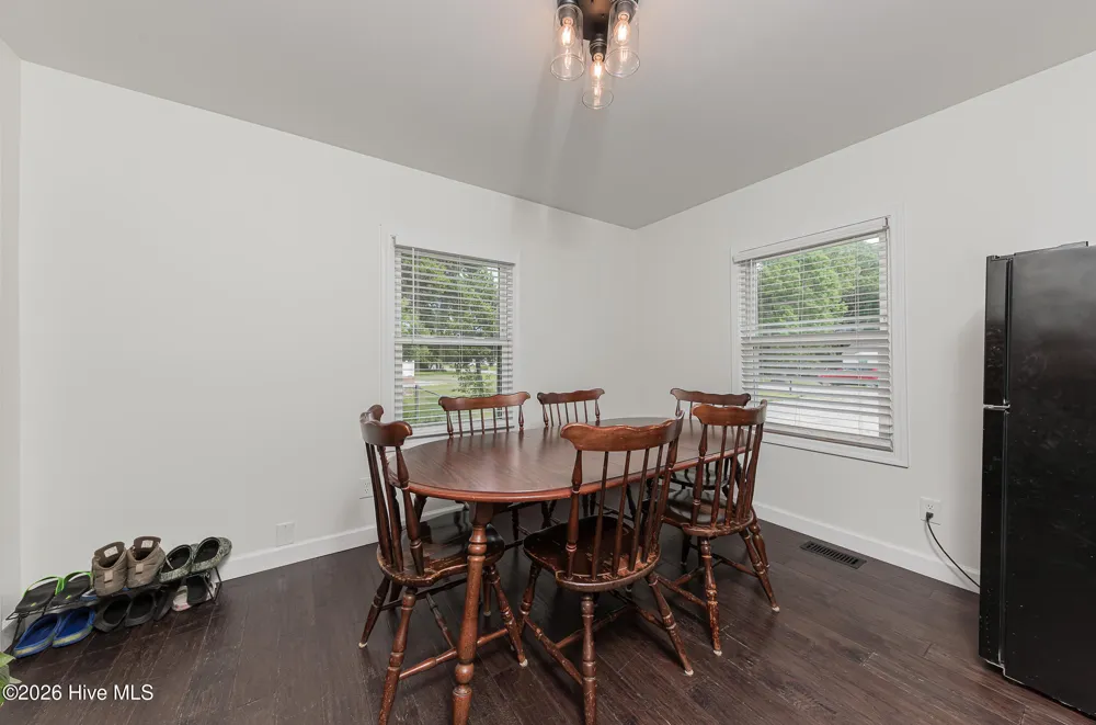 670 Queens Creek Road Hubert, NC 28539