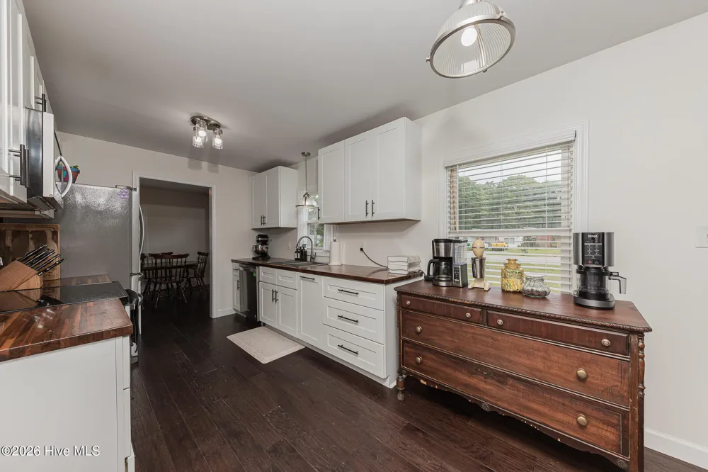 670 Queens Creek Road Hubert, NC 28539