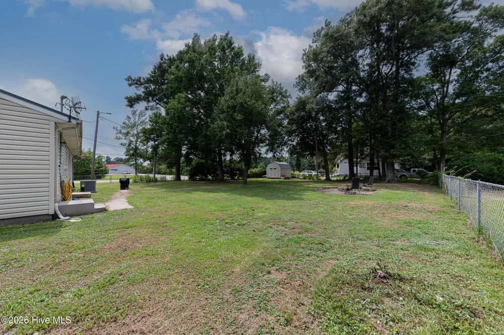670 Queens Creek Road Hubert, NC 28539