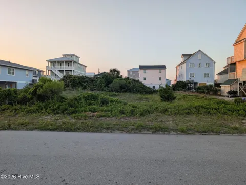 1110 Topsail Drive
