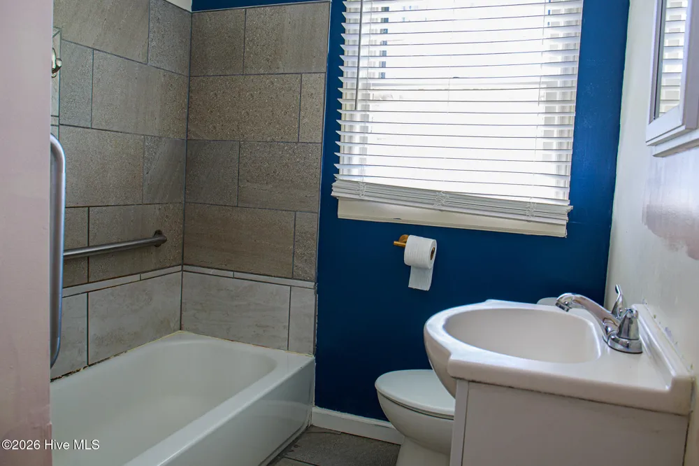 1107 Oak Avenue Hamlet, NC 28345