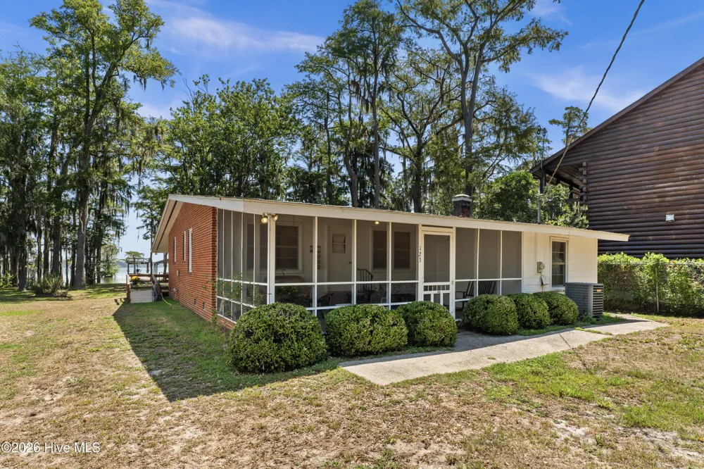 123 Clinton Road White Lake, NC 28337