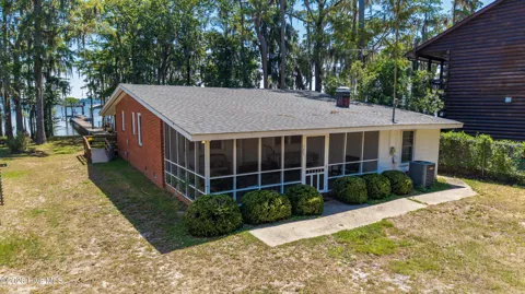 123 Clinton Road