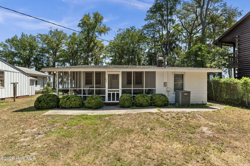 123 Clinton Road White Lake, NC 28337