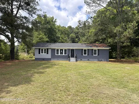 525 Menola Road