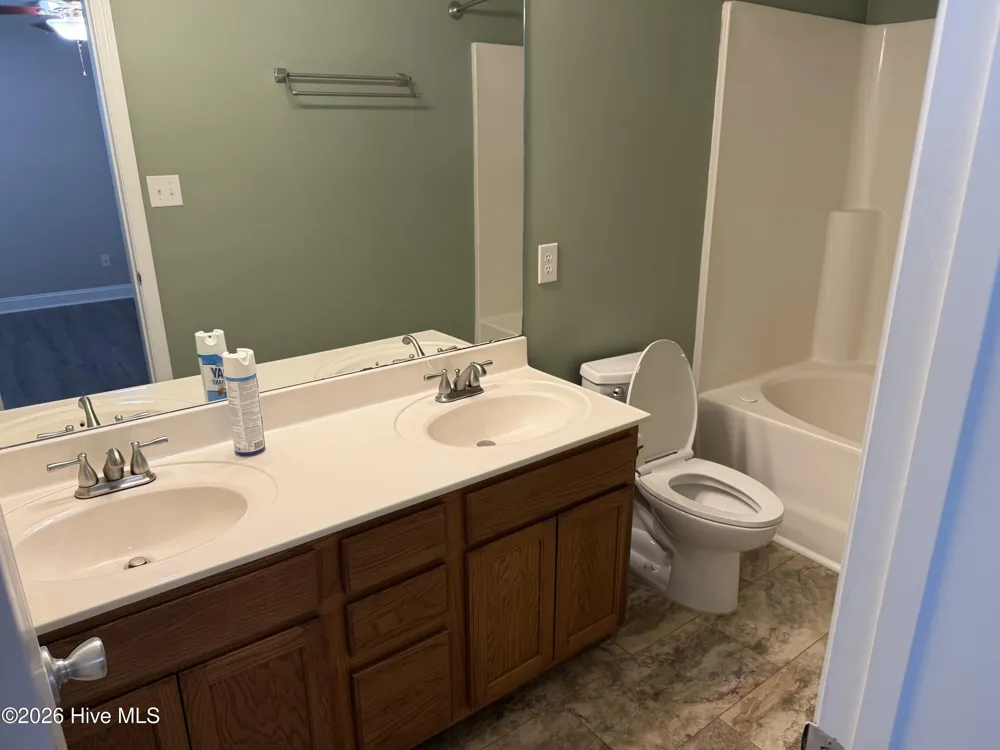 136 Annie Road Richlands, NC 28574