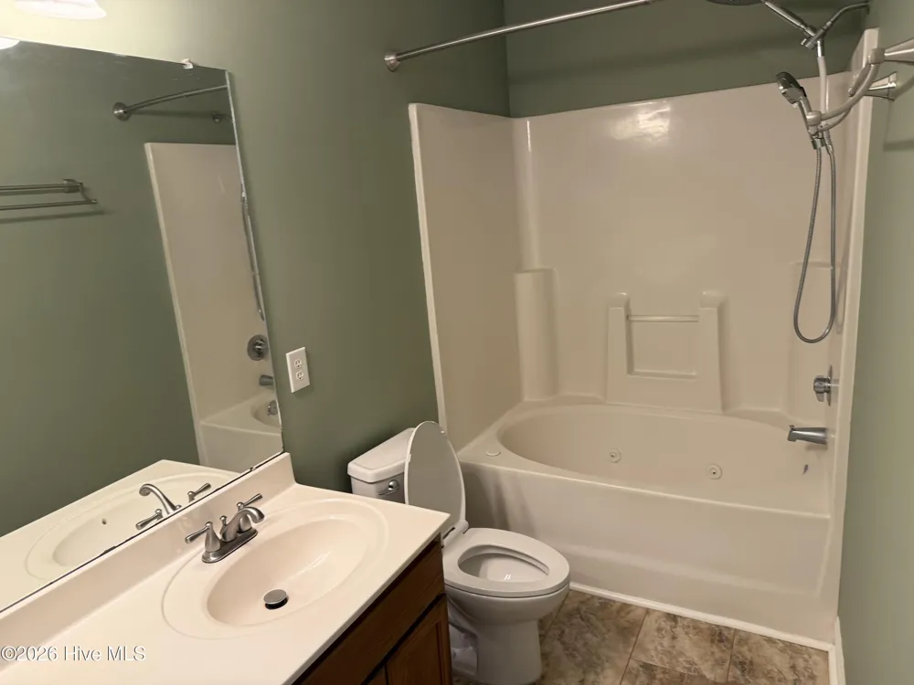 136 Annie Road Richlands, NC 28574