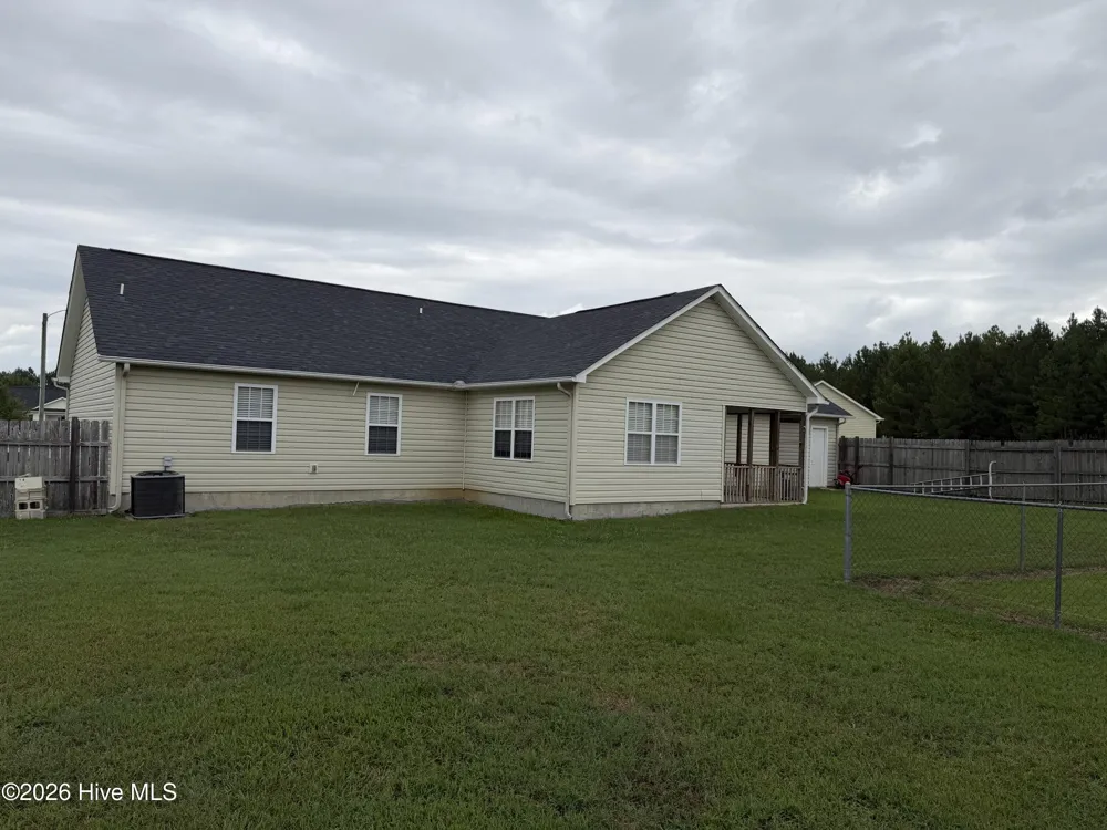 136 Annie Road Richlands, NC 28574