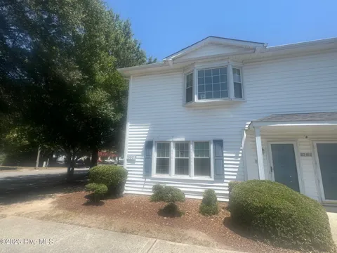 3803 Sterling Pointe Drive #Q1