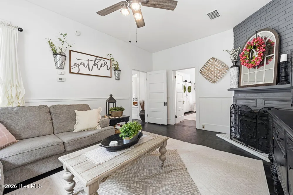 105 E Hargett Street Richlands, NC 28574