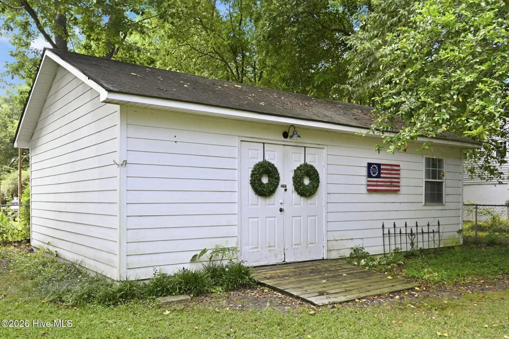 105 E Hargett Street Richlands, NC 28574