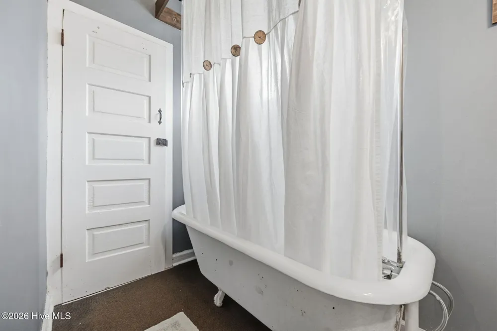 105 E Hargett Street Richlands, NC 28574