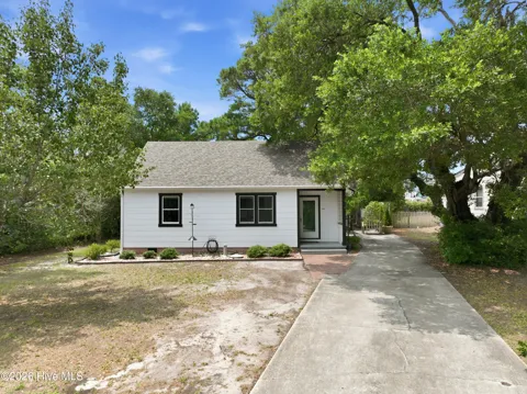 109 Noyes Avenue