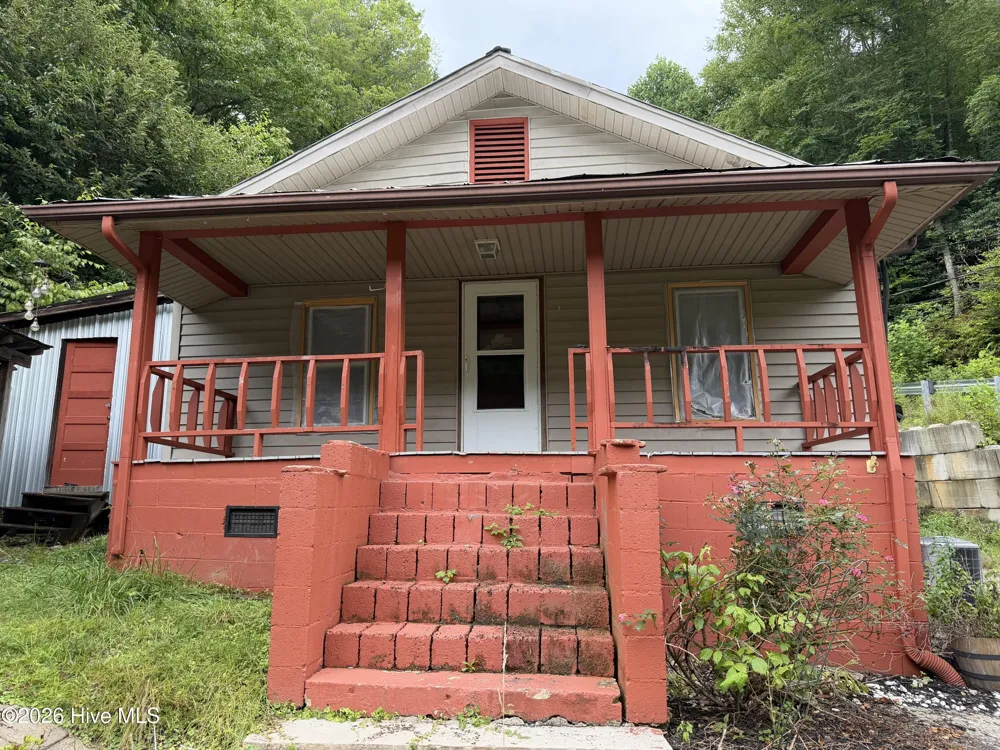 6686 Nc Highway 141 Marble, NC 28905