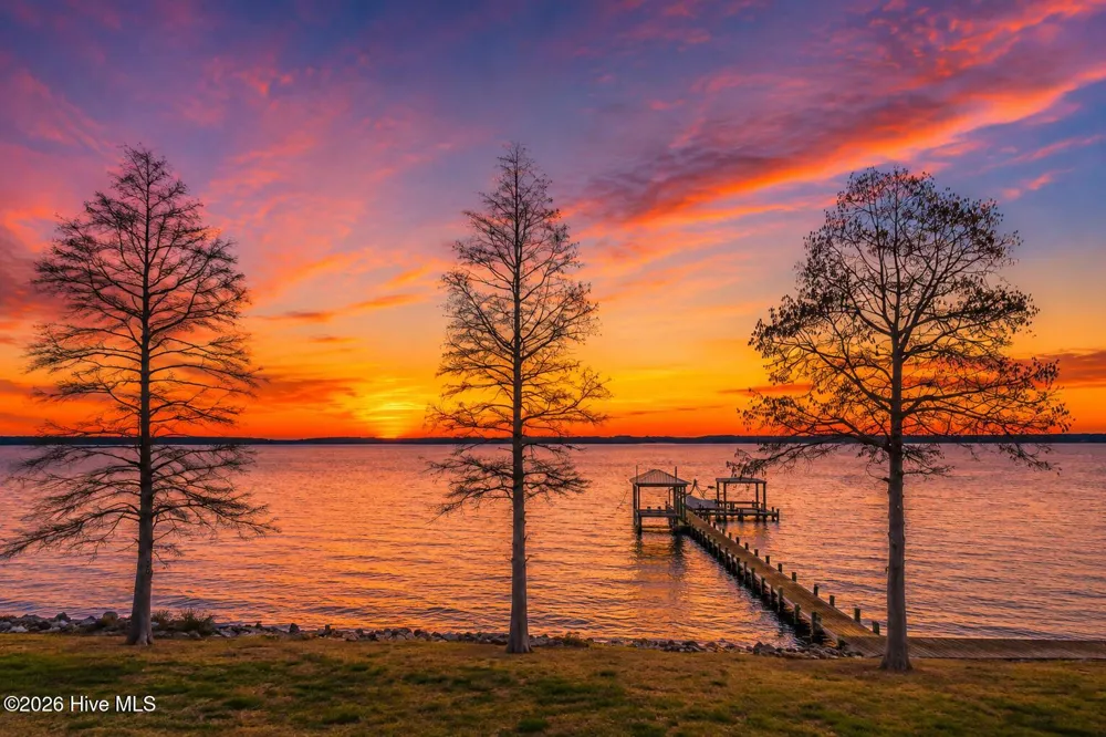 901 Down Shore Road Blounts Creek, NC 27814