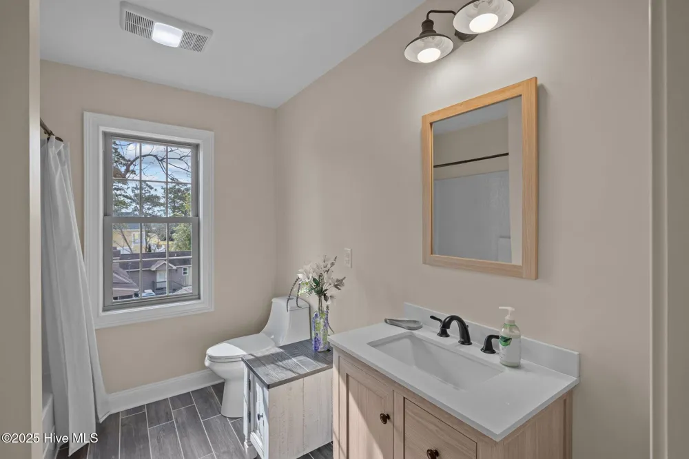 901 Down Shore Road Blounts Creek, NC 27814