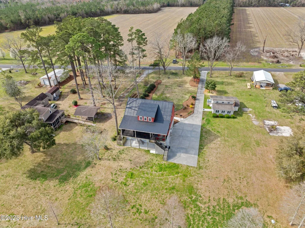 901 Down Shore Road Blounts Creek, NC 27814