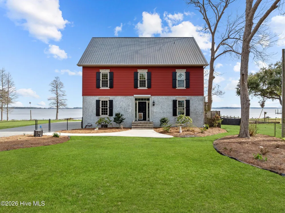 901 Down Shore Road Blounts Creek, NC 27814