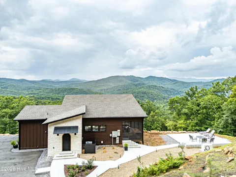 629 Peaks Drive