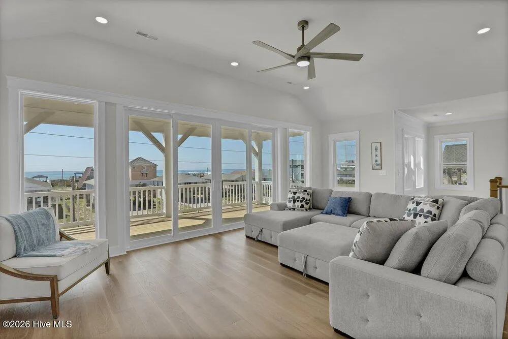 1919 New River Drive Surf City, NC 28445