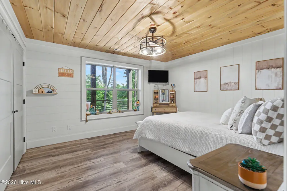 240 Pink Pig Lane Cherry Log, GA 30522