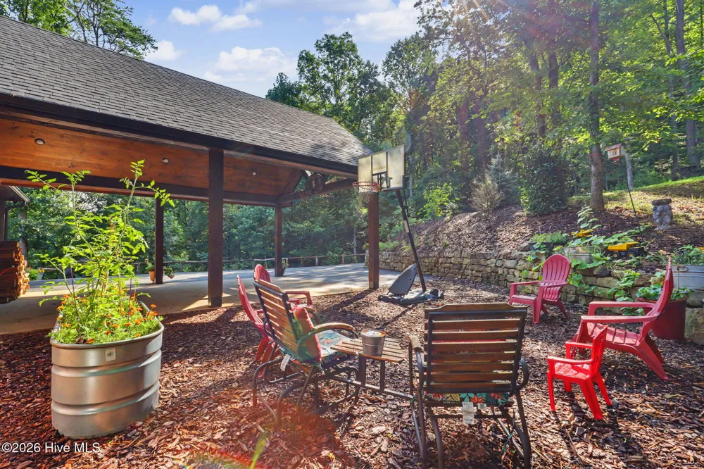 240 Pink Pig Lane Cherry Log, GA 30522