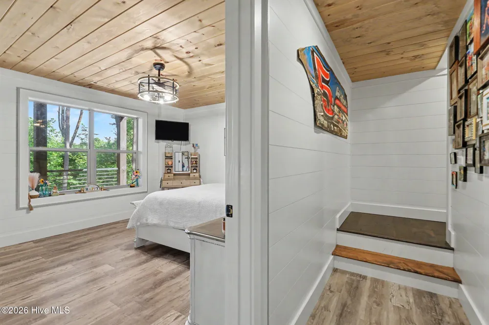 240 Pink Pig Lane Cherry Log, GA 30522