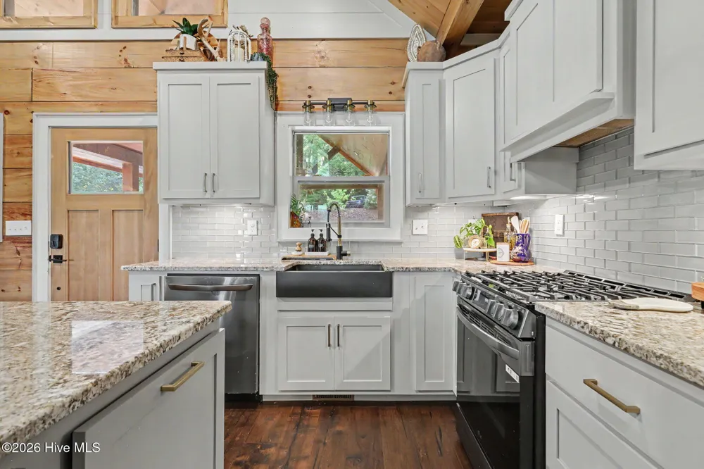 240 Pink Pig Lane Cherry Log, GA 30522