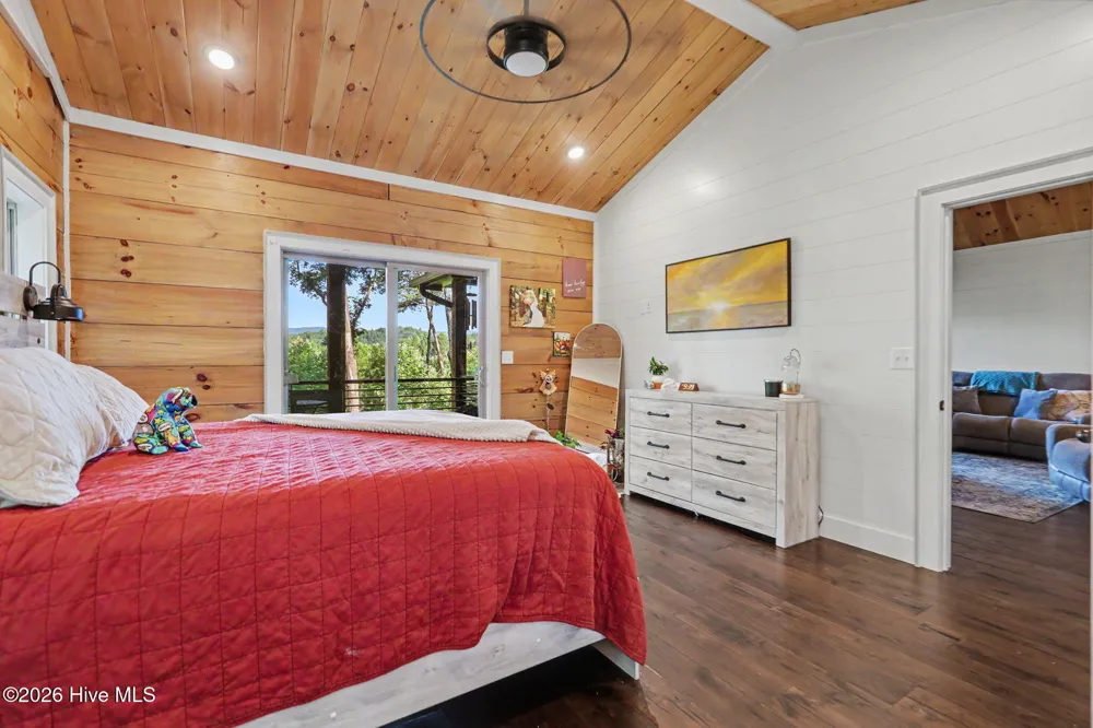 240 Pink Pig Lane Cherry Log, GA 30522