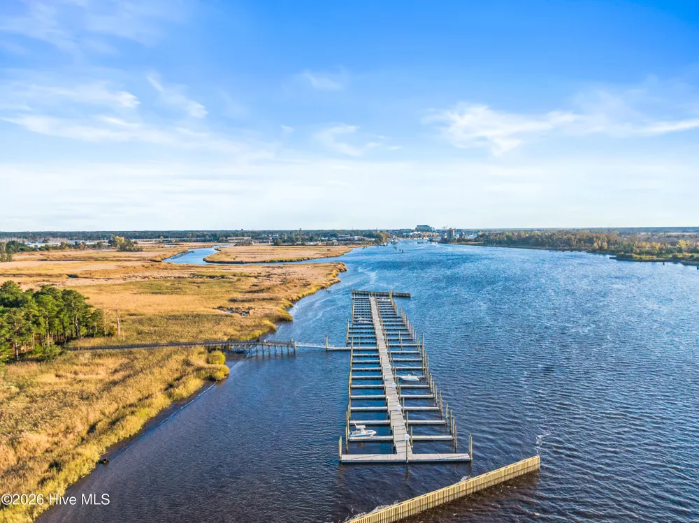 1717 Herons View Drive Wilmington, NC 28401