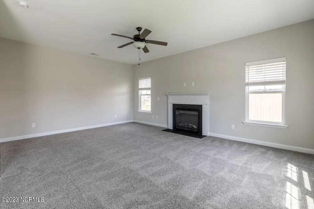 300 Waylon Way Holly Ridge, NC 28445