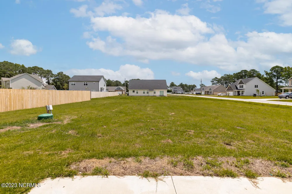 300 Waylon Way Holly Ridge, NC 28445