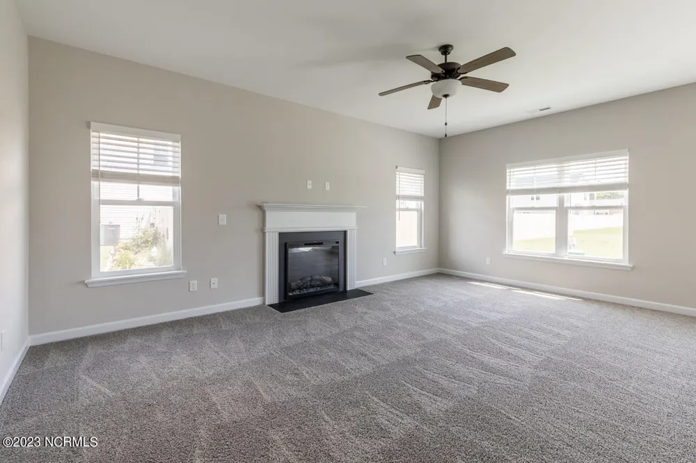 300 Waylon Way Holly Ridge, NC 28445