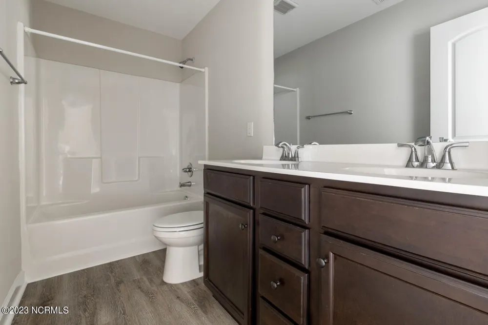 300 Waylon Way Holly Ridge, NC 28445