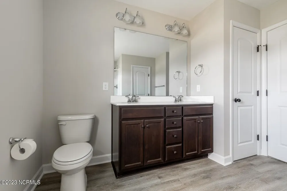300 Waylon Way Holly Ridge, NC 28445