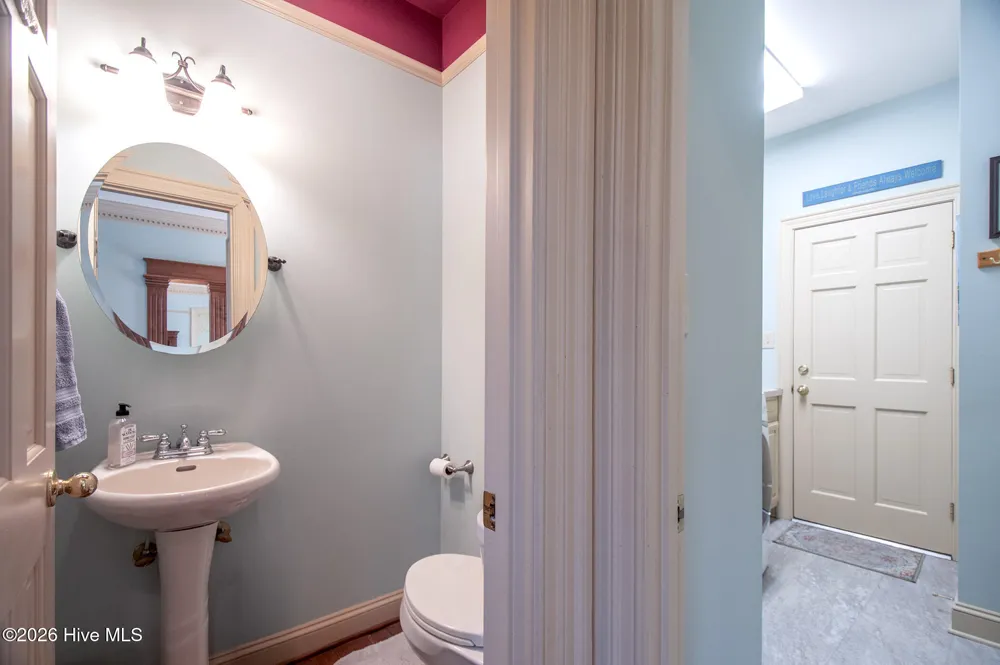 2437 Highway 70 Beaufort, NC 28516